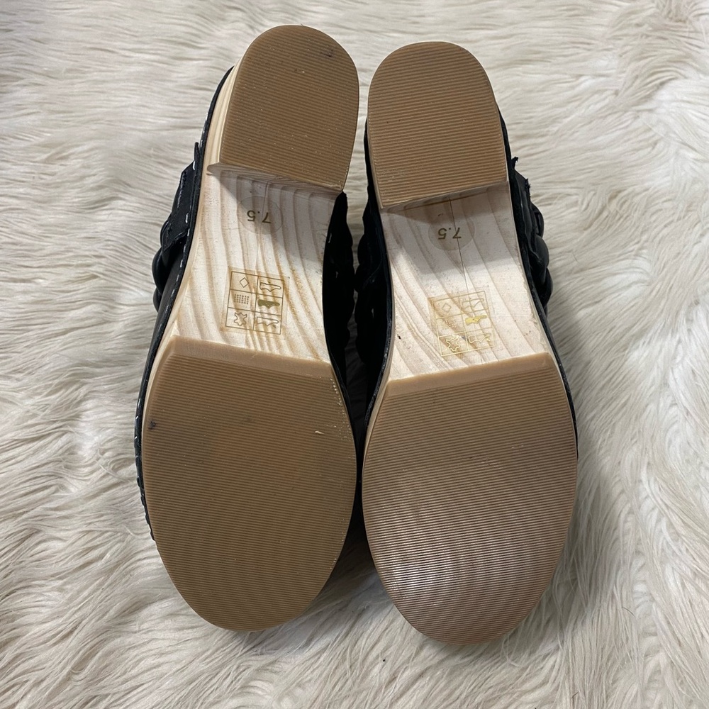 Dolce Vita Black and Tan Mules - Picture 7 of 10